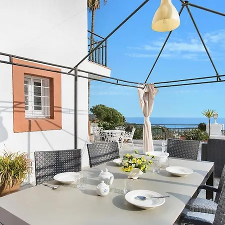 Vila Villa- Palmeras